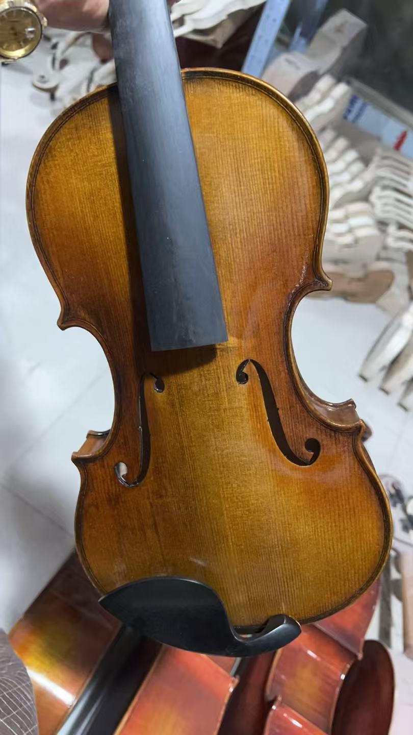 Muziekinstrumenten 4/4 Carving - Musical Instruments Online recensie en prijs